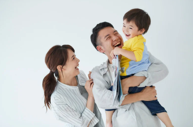 kekerasan dalam pengasuhan, disiplin positif anak, parenting tanpa kekerasan, cara mendidik anak tanpa marah, trauma anak karena orang tua, pola asuh ibu muda, 